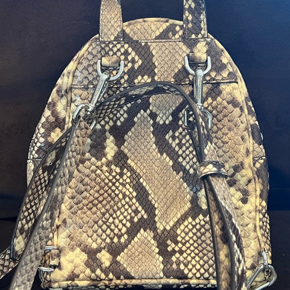 Michael Kors jet set leopard print backpack - Picture 5 of 10